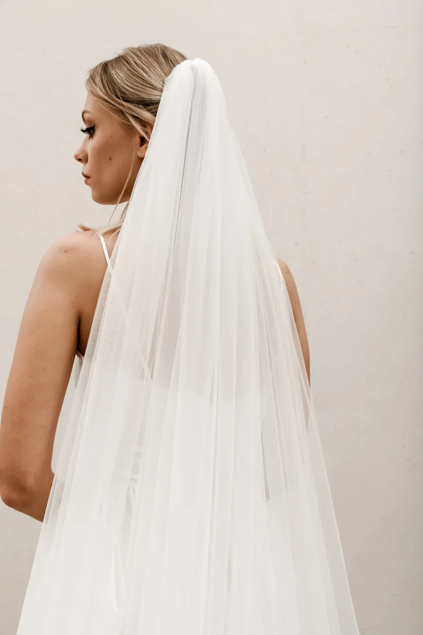 Dramatic Floral Veil V004