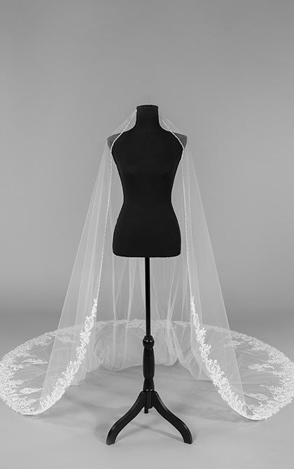 【C15261】VEIL 1.5 LESSON 01 Two-Tier Mid-Length Tulle Veil with Satin Trim | David's Bridal