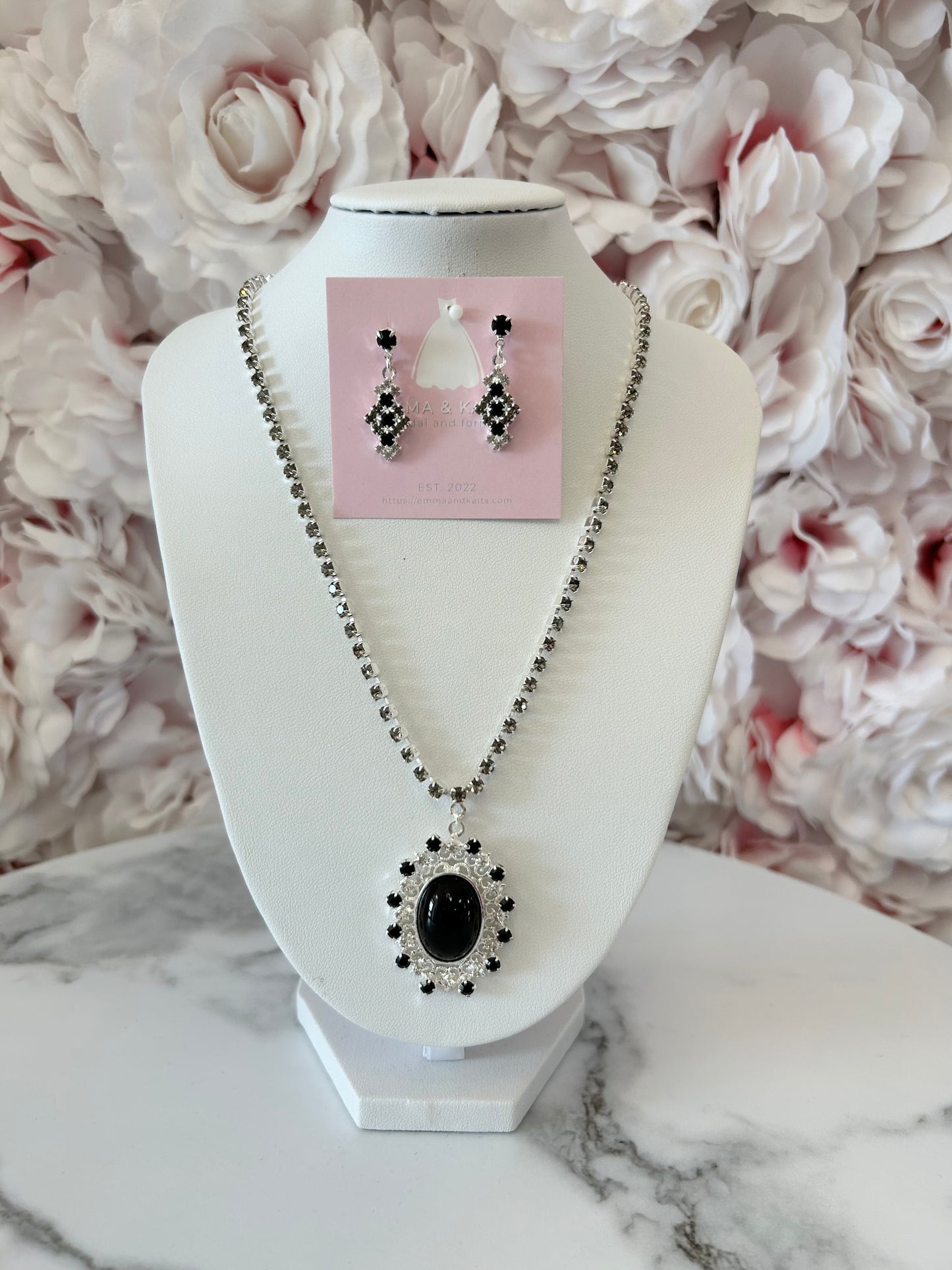 Black Jewelry Set