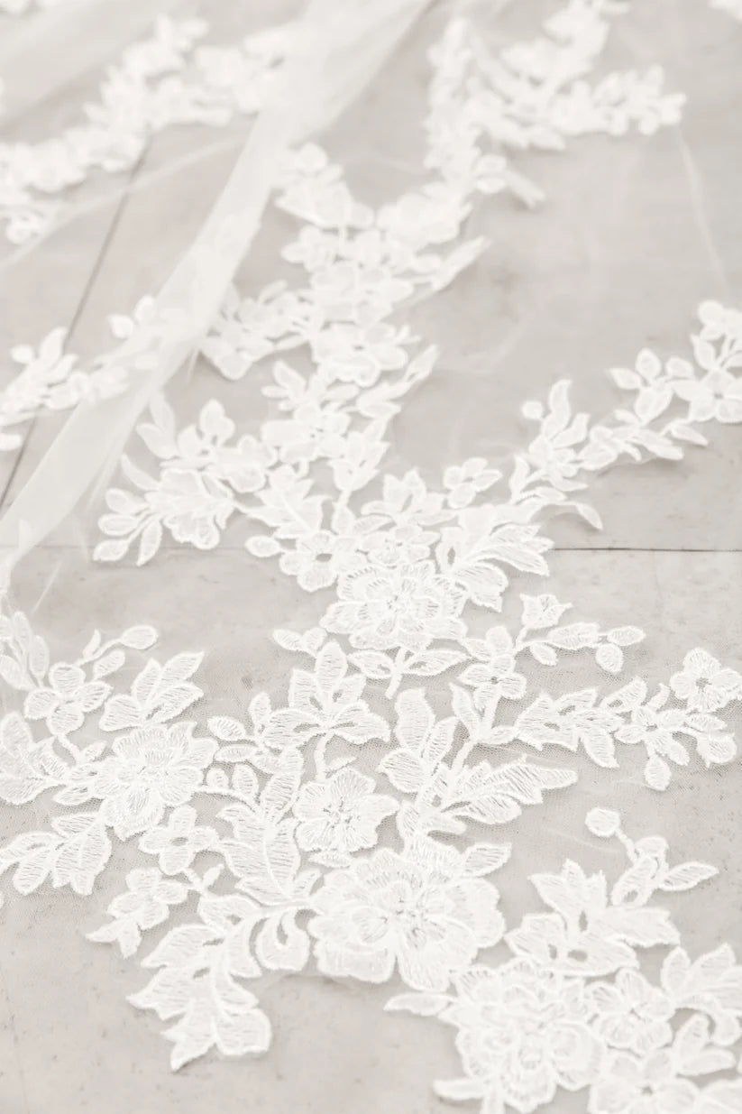 Dramatic Floral Veil V004
