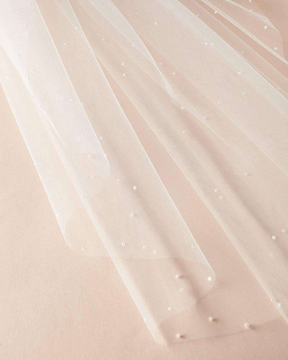 Marcela Scattered Pearl Veil